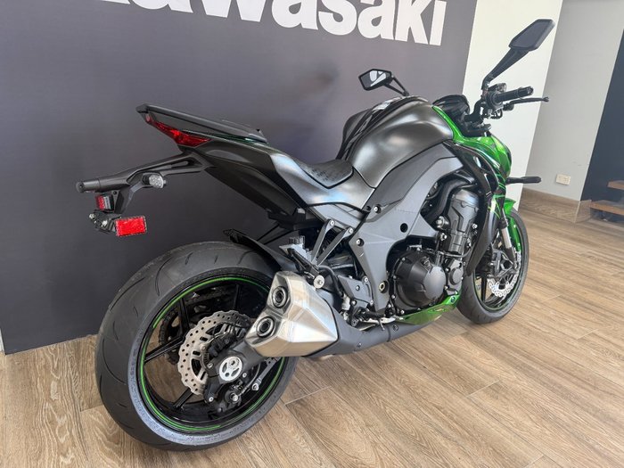 2025 Kawasaki ZR1000 Black