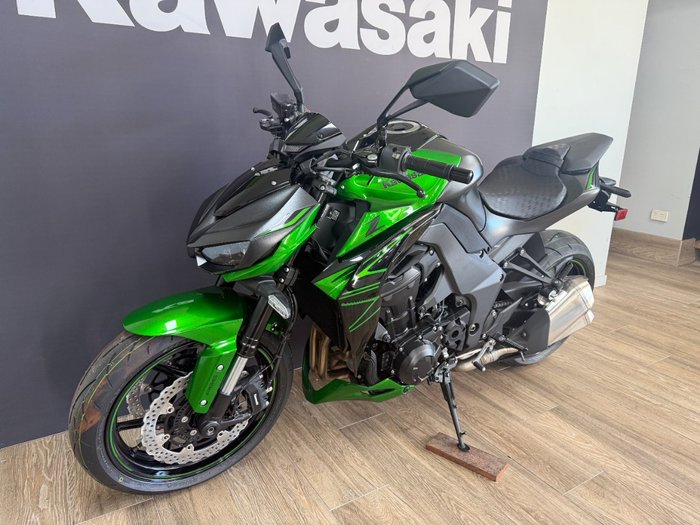 2025 Kawasaki ZR1000 Black