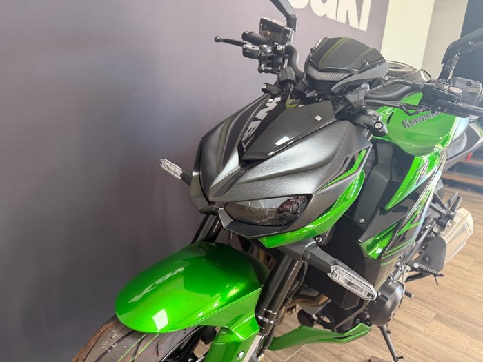 2025 Kawasaki ZR1000 Black
