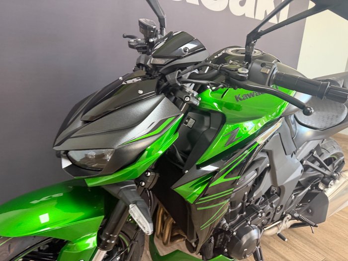2025 Kawasaki ZR1000 Black