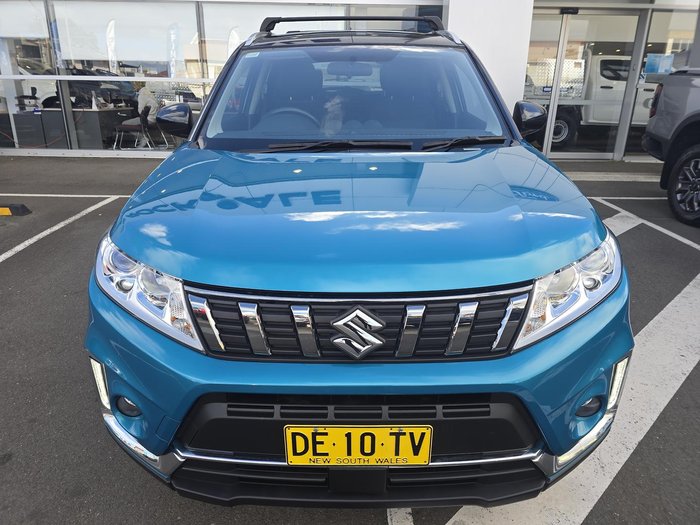 2022 Suzuki Vitara Shadow