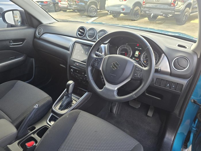 2022 Suzuki Vitara Shadow