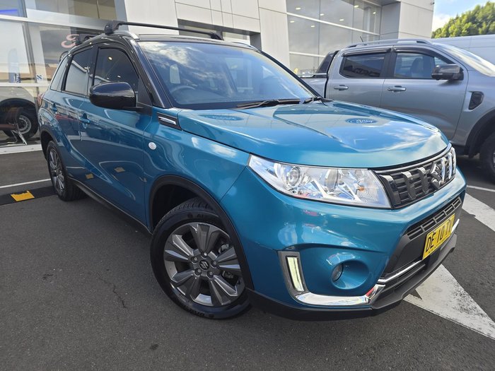 2022 Suzuki Vitara Shadow