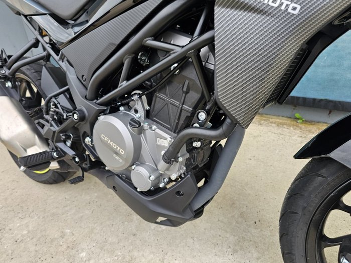 2025 CFMOTO 300 NK ABS Black