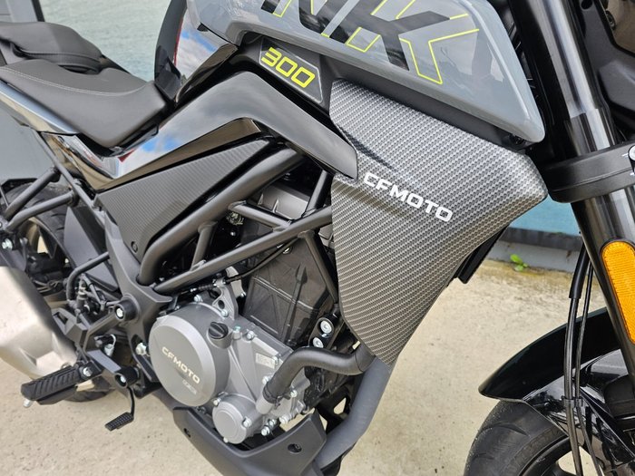 2025 CFMOTO 300 NK ABS Black