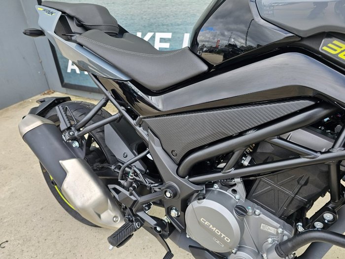 2025 CFMOTO 300 NK ABS Black