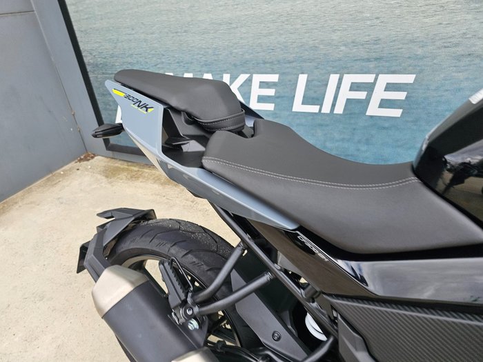 2025 CFMOTO 300 NK ABS Black