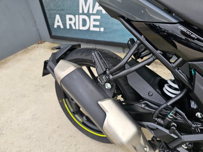 2025 CFMOTO 300 NK ABS Black
