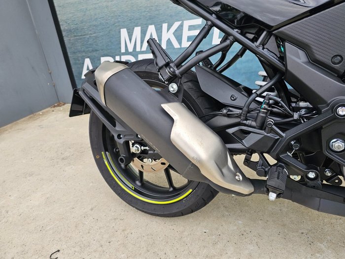 2025 CFMOTO 300 NK ABS Black