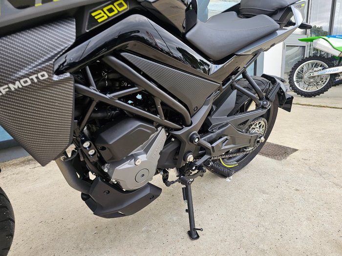 2025 CFMOTO 300 NK ABS Black
