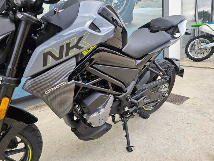 2025 CFMOTO 300 NK ABS Black