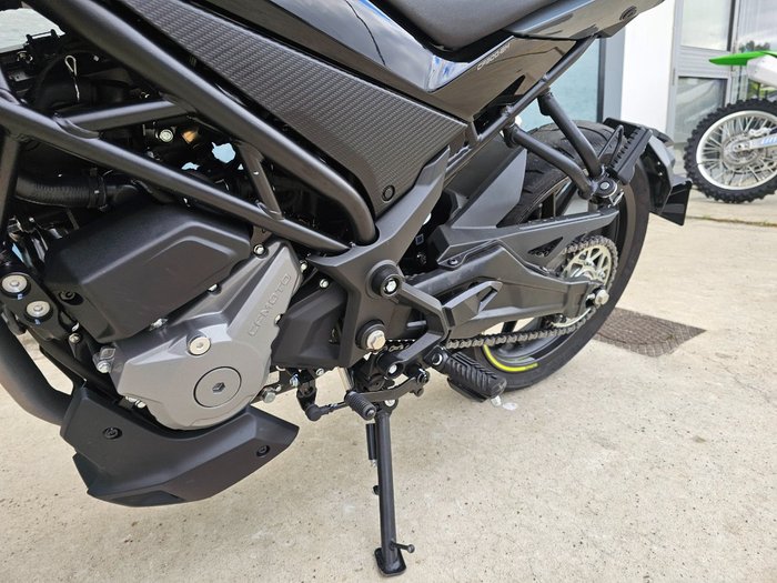 2025 CFMOTO 300 NK ABS Black
