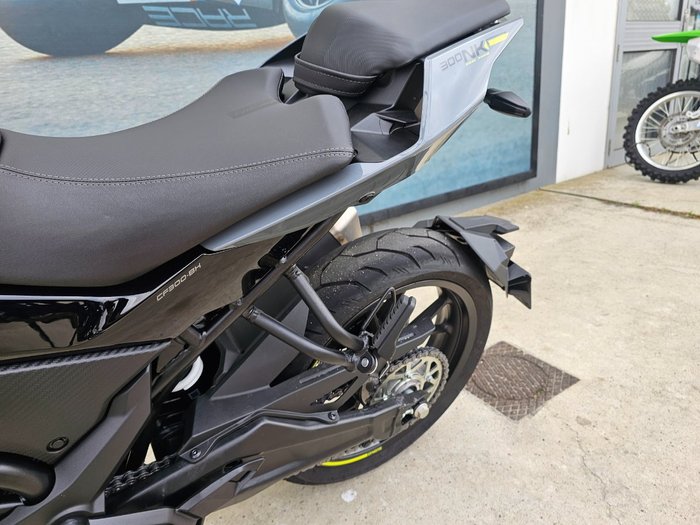 2025 CFMOTO 300 NK ABS Black