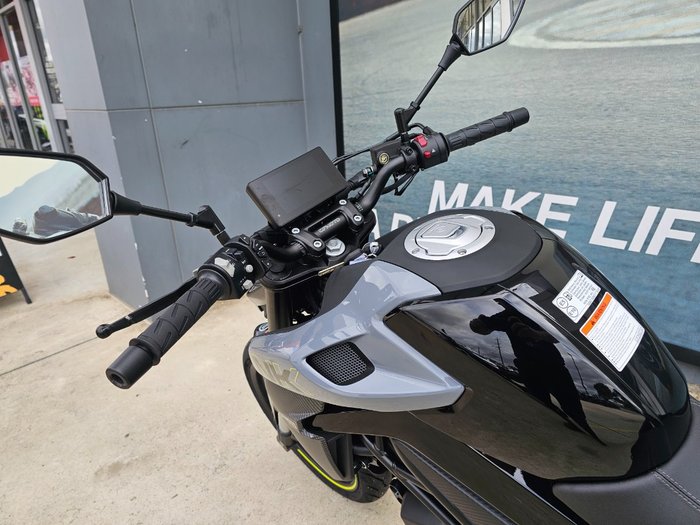 2025 CFMOTO 300 NK ABS Black