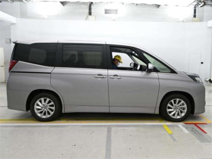 2025 Toyota Noah Hybrid X