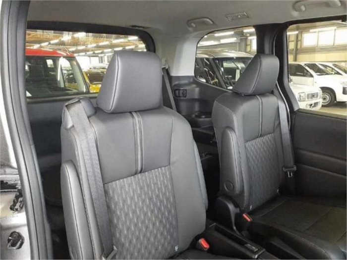 2025 Toyota Noah Hybrid X