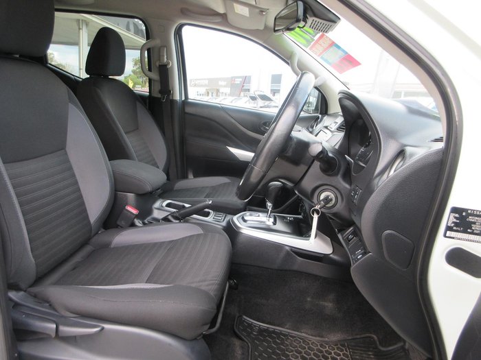 2021 Nissan Navara SL