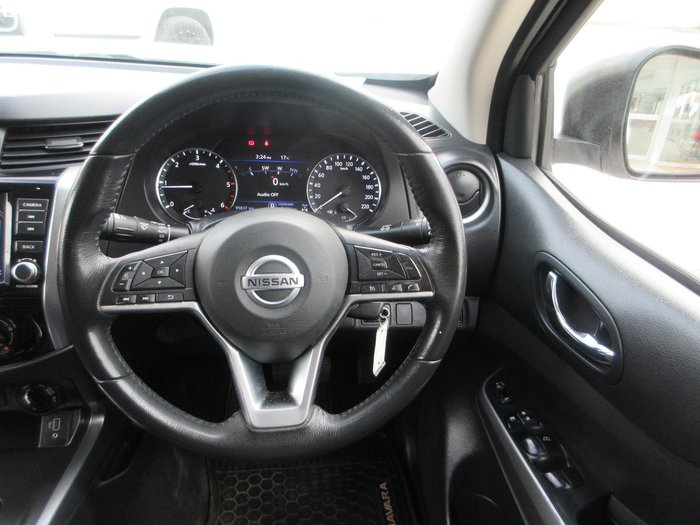 2021 Nissan Navara SL