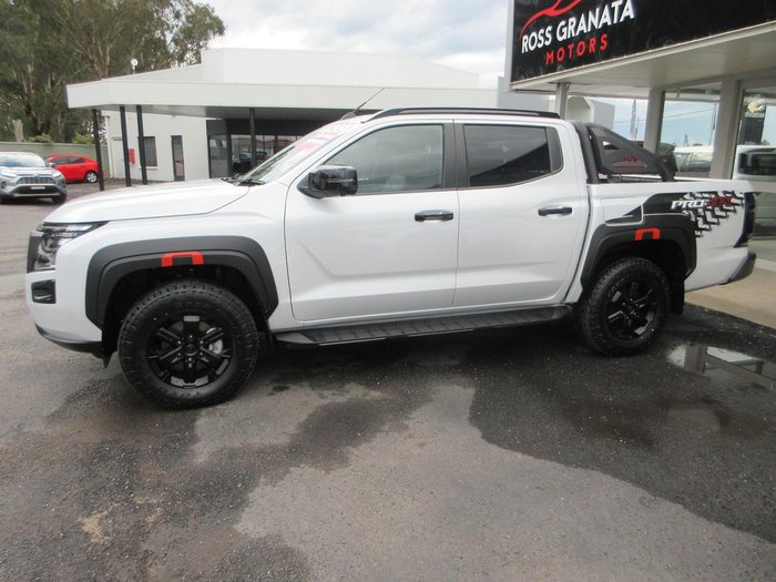 2025 Nissan Navara PRO-4X