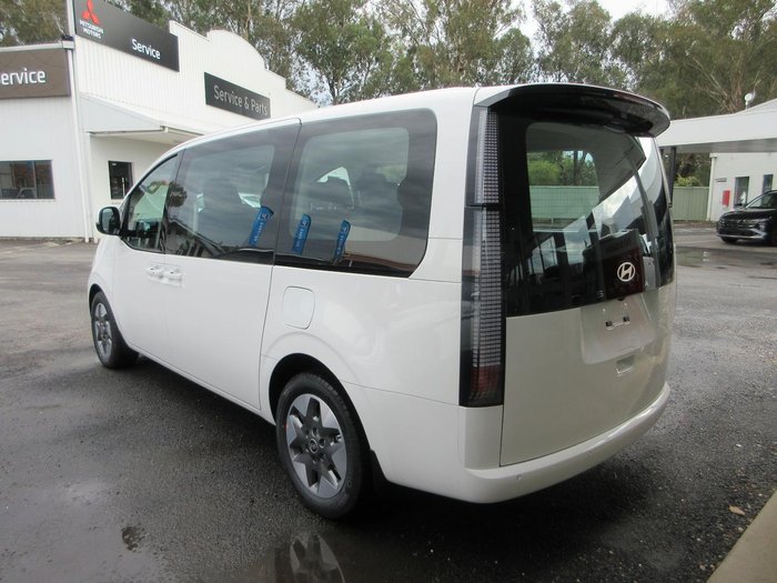 2026 Hyundai STARIA
