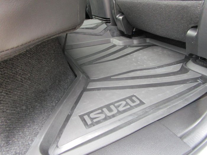 2026 Isuzu D-MAX X-TERRAIN