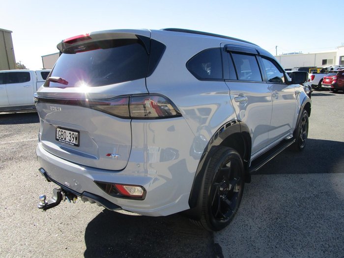 2026 Isuzu MU-X X-TERRAIN