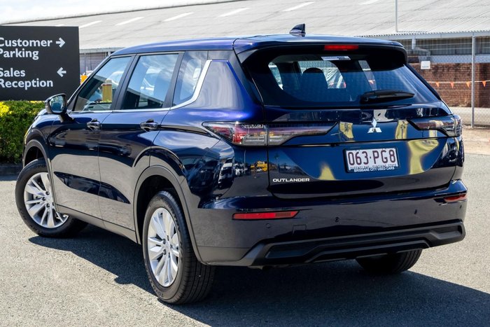 2025 Mitsubishi Outlander ES