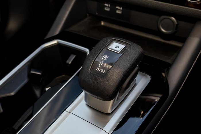2025 Mitsubishi Outlander ES