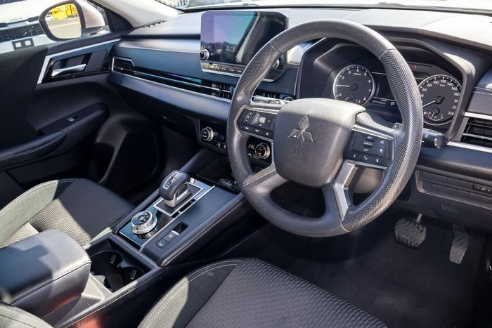 2021 Mitsubishi Outlander ES