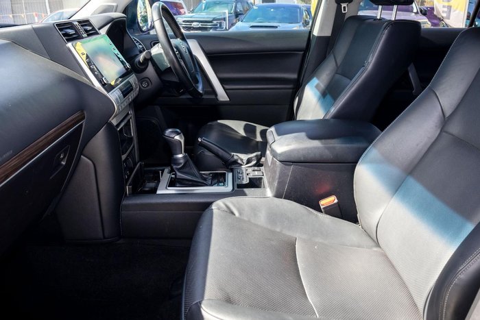 2023 Toyota Landcruiser Prado VX