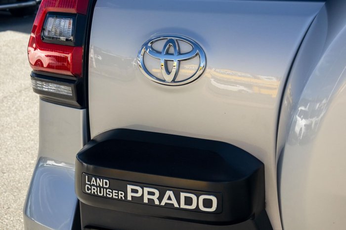 2023 Toyota Landcruiser Prado VX