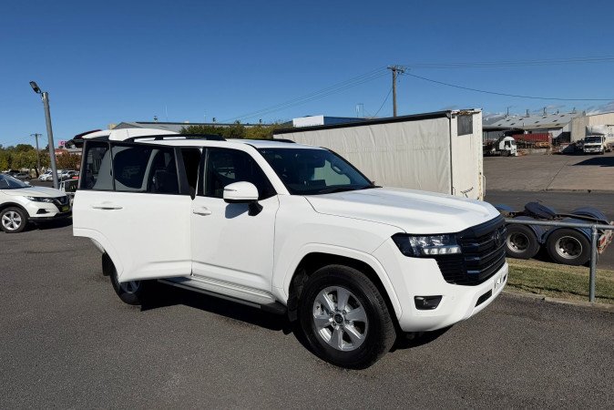 2024 TOYOTA LANDCRUISER