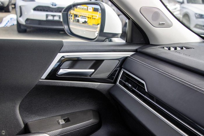 2025 Mitsubishi Outlander LS
