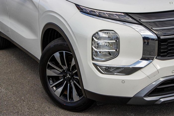 2025 Mitsubishi Outlander LS