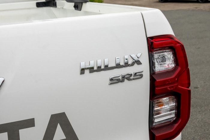 2021 Toyota Hilux SR5