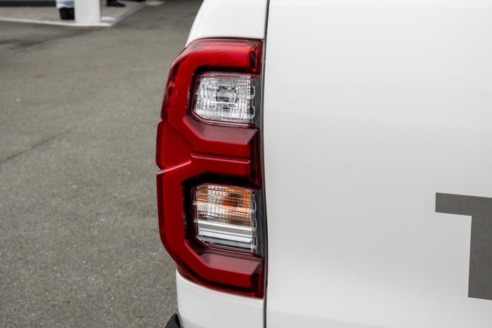 2021 Toyota Hilux SR5