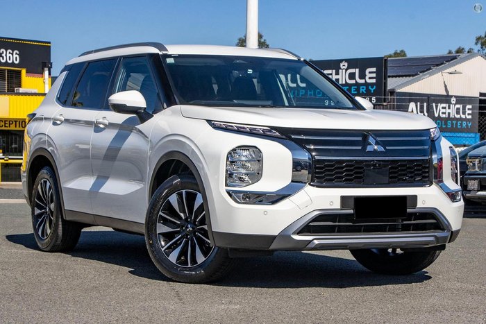 2025 Mitsubishi Outlander LS