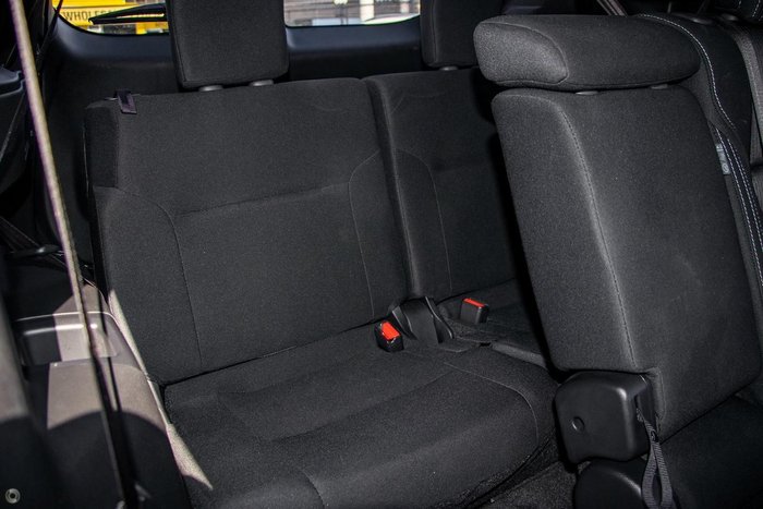 2025 Mitsubishi Outlander LS