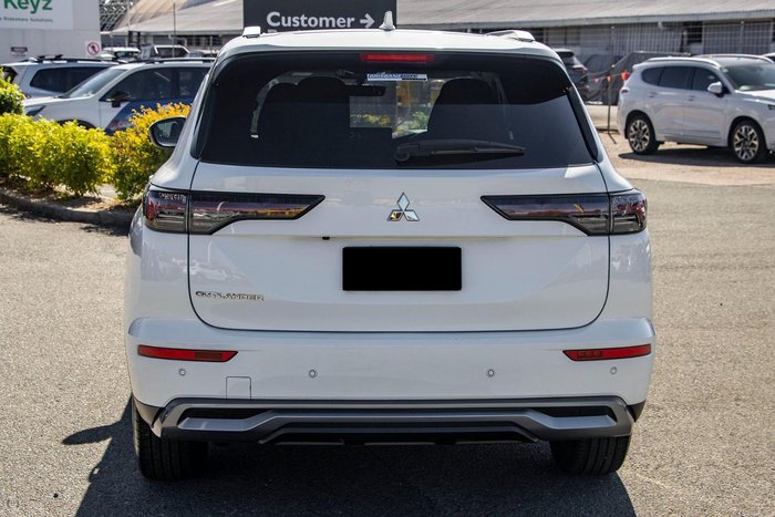 2025 Mitsubishi Outlander LS