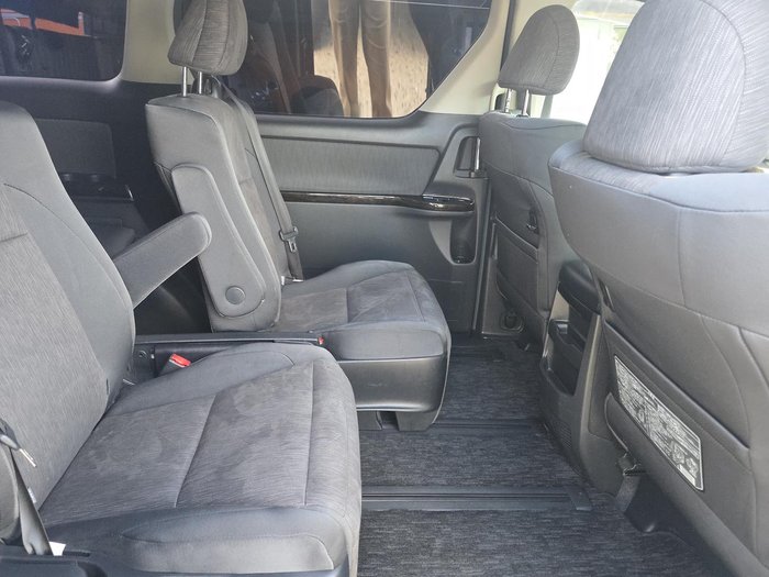 2013 Toyota Vellfire Hybrid ZR
