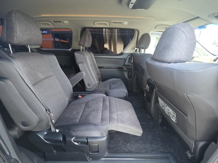 2013 Toyota Vellfire Hybrid ZR