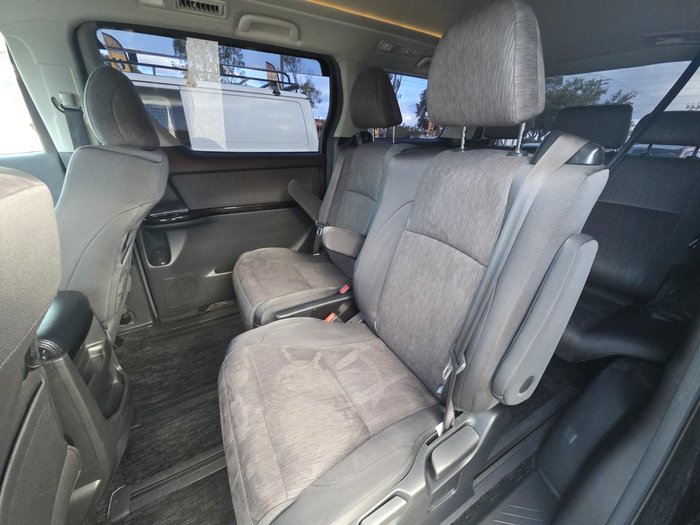 2013 Toyota Vellfire Hybrid ZR