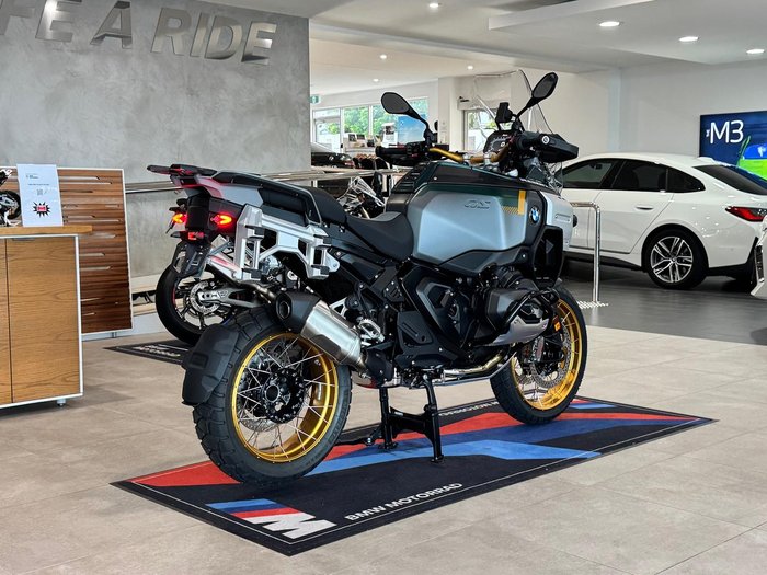 2025 BMW Motorrad R 1300 GS Adventure Option 719 R 1300 Green