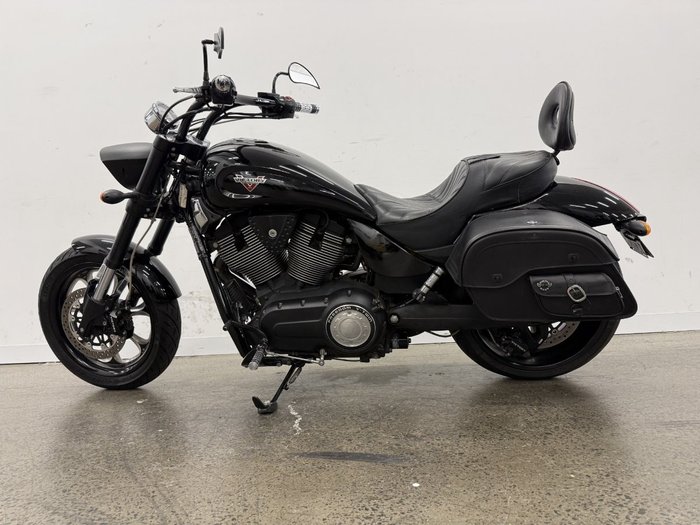 2013 VICTORY HAMMER 8-BALL Black