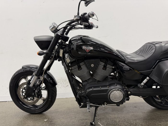 2013 VICTORY HAMMER 8-BALL Black