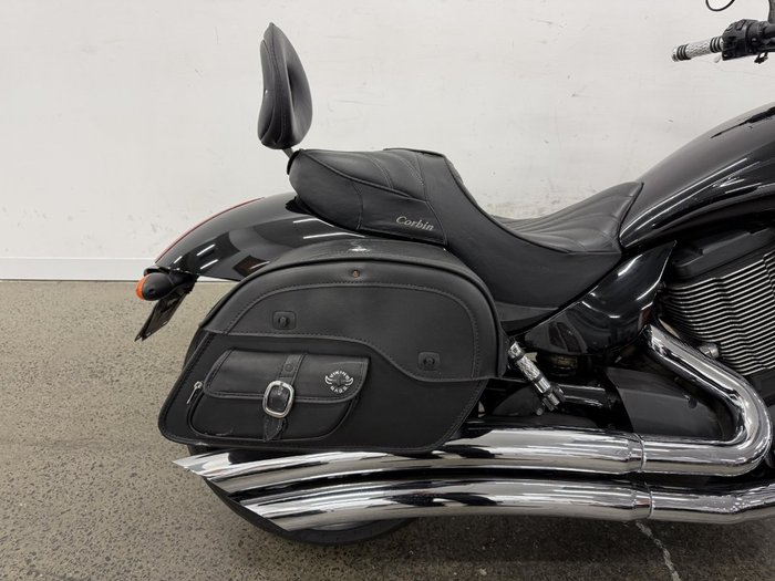 2013 VICTORY HAMMER 8-BALL Black