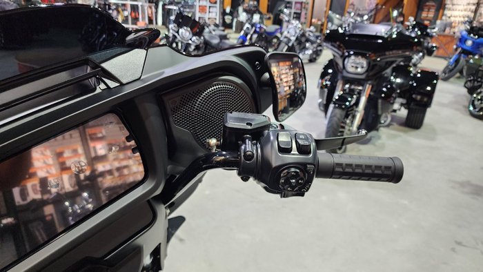 2025 HARLEY-DAVIDSON FLHX STREET GLIDE (117)