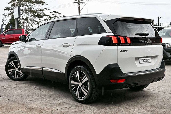 2017 Peugeot 5008 Allure