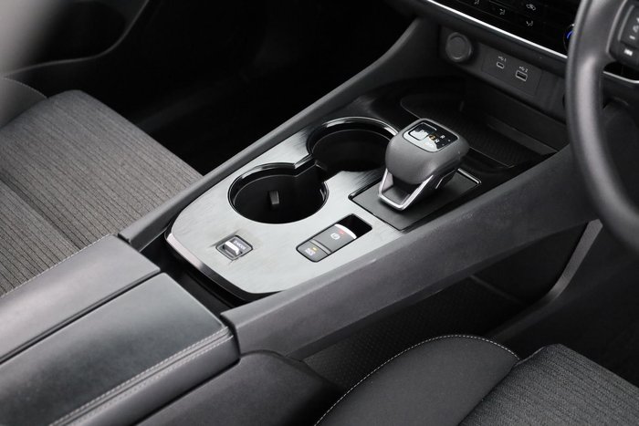 2025 Nissan X-TRAIL ST
