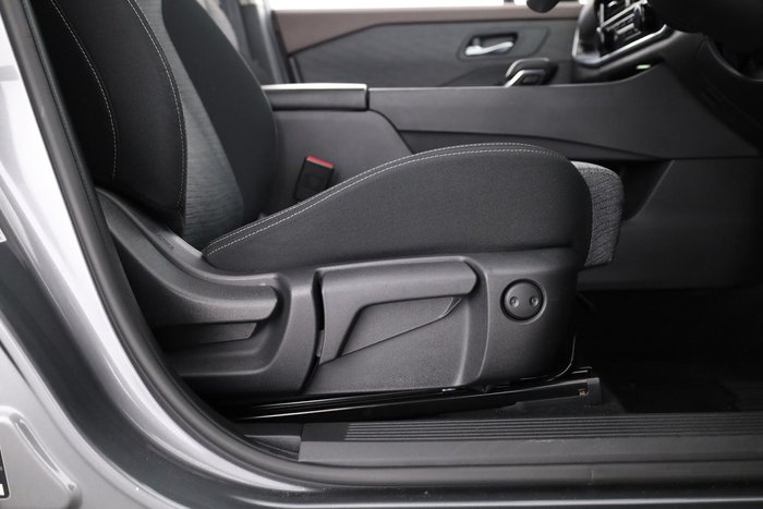 2025 Nissan X-TRAIL ST